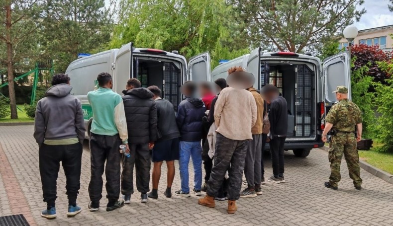 Zatrzymani Somalijczycy, źródło: www.podlaski.strazgraniczna.pl